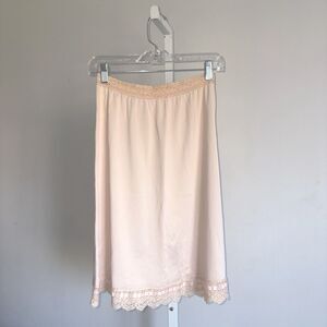 Vintage Olga Secret Hug Beige Half Slip Size Medium Blush Pink Ribbon Lace Trim